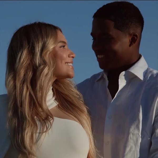 无手续费配资网 19岁恩德里克当爹！奇葩恋爱协议惹眼，被里昂主帅狠批